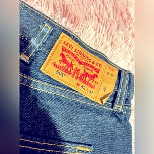 NWOT mens levis 501